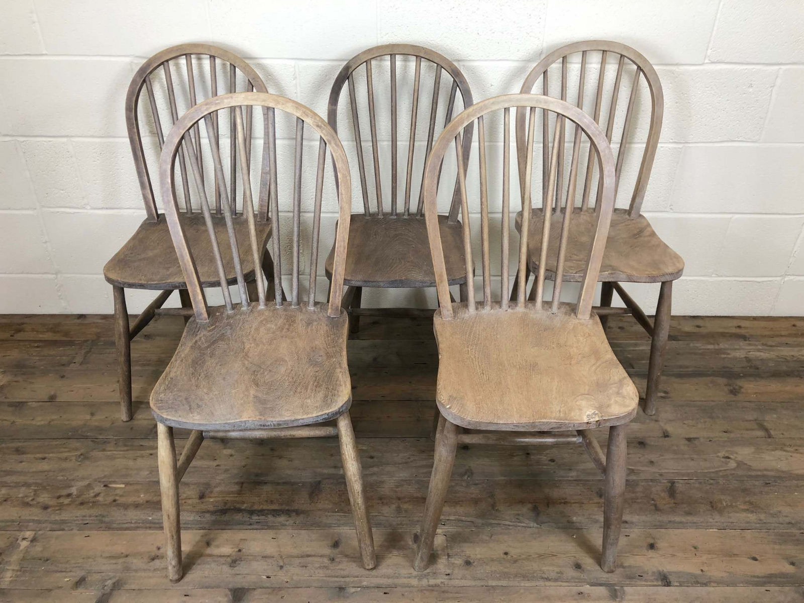 Set of Five 19th Century Ash and Elm Hoop Back Farmhouse Chairs (1 of 1) Set of Five 19th Century Ash and Elm Hoop Back Farmhouse Chairs (1 of 1)