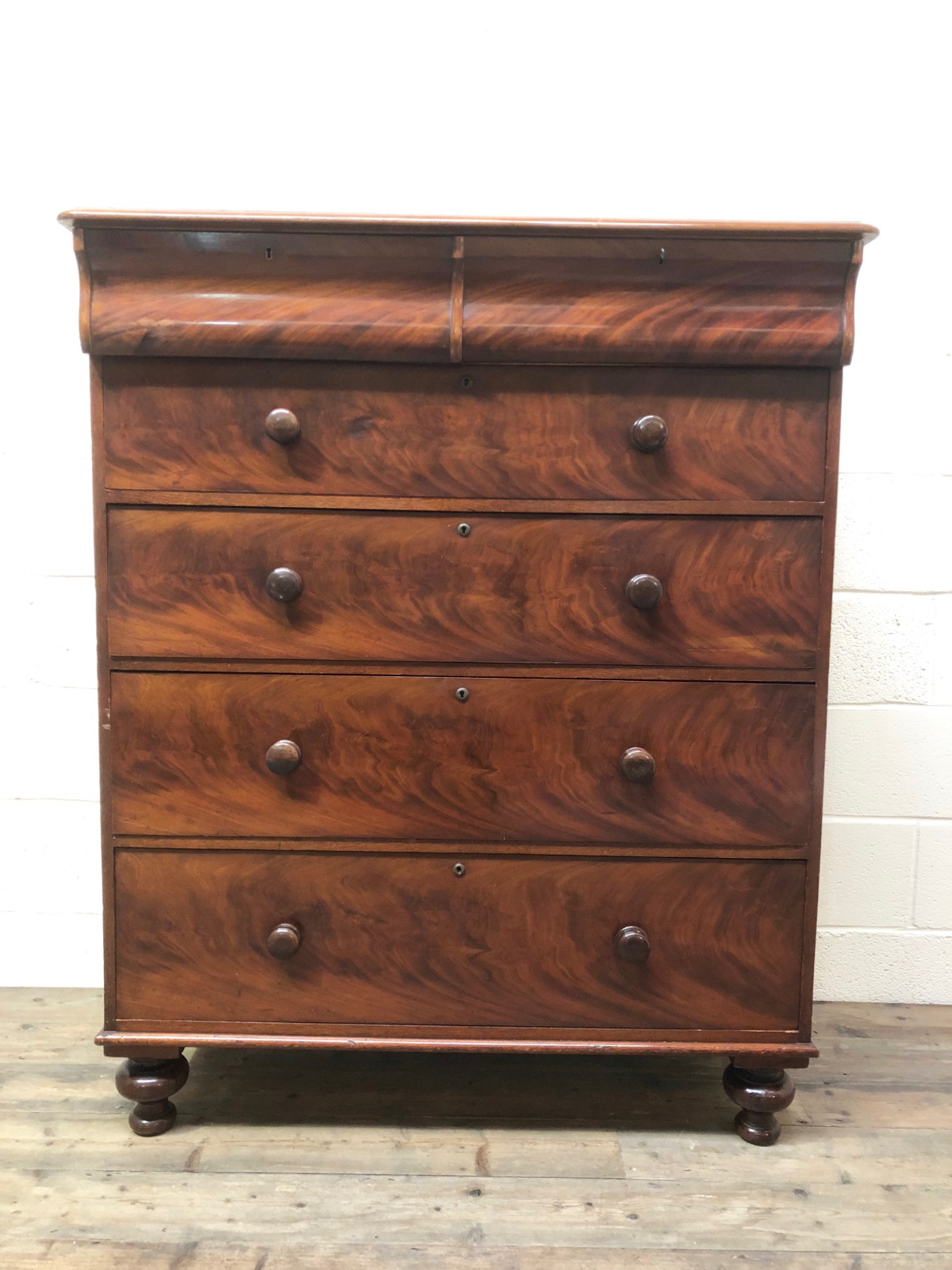 Victorian Flame Mahogany Chest of Drawers (1 of 1) Victorian Flame Mahogany Chest of Drawers (1 of 1)
