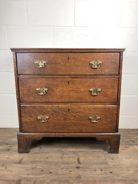 Small 18th Century Welsh Oak Chest of Drawers (1 of 8) Small 18th Century Welsh Oak Chest of Drawers (1 of 8)