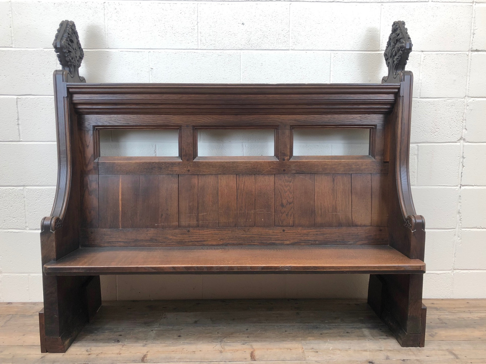 Large & Impressive 19th Century Carved Oak Church Pew (1 of 12) Large & Impressive 19th Century Carved Oak Church Pew (1 of 12)