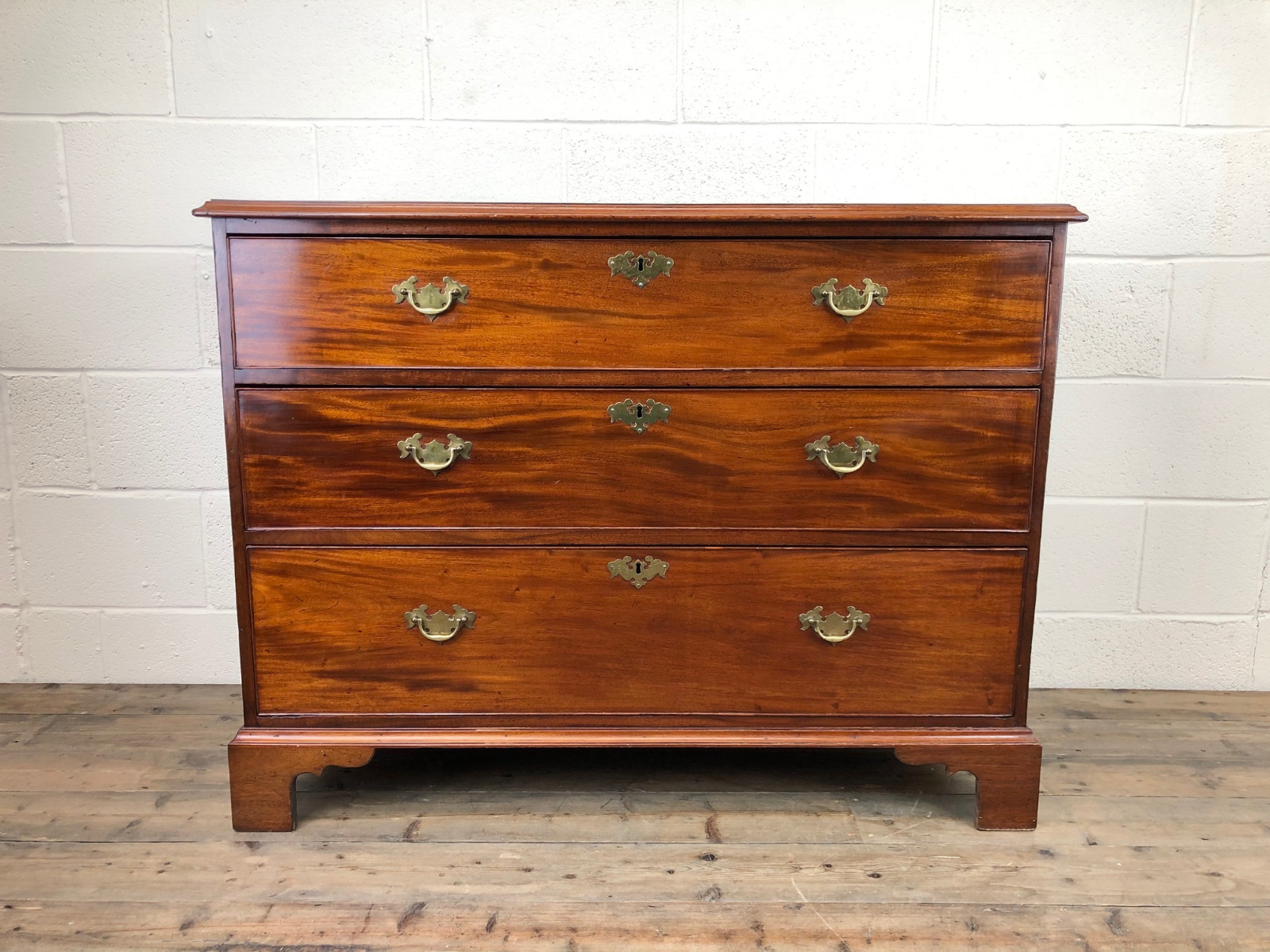 19th Century Mahogany Chest of Drawers (1 of 11) 19th Century Mahogany Chest of Drawers (1 of 11)