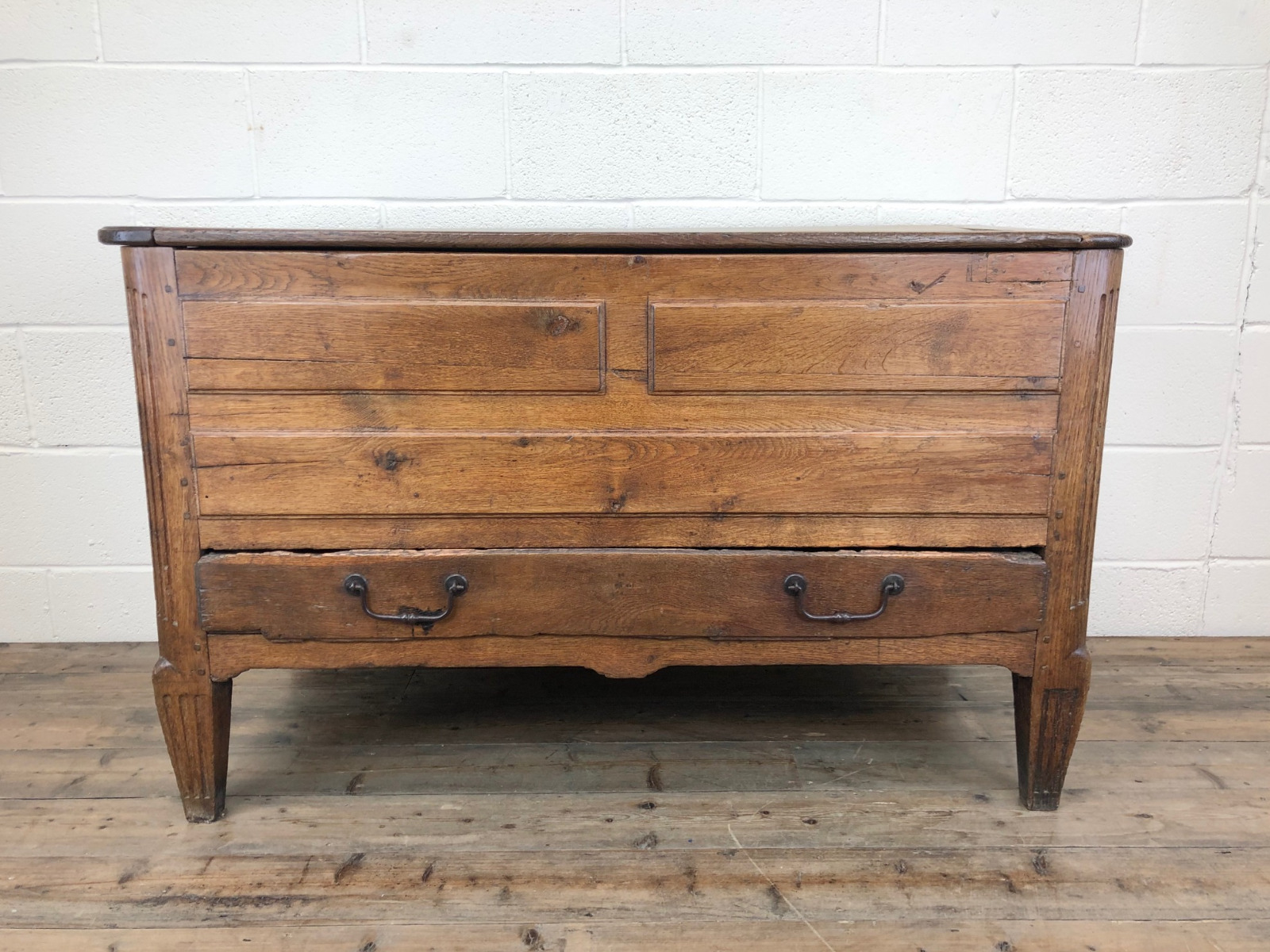 18th Century Oak Coffer with Cleated Plank Lid (1 of 19) 18th Century Oak Coffer with Cleated Plank Lid (1 of 19)