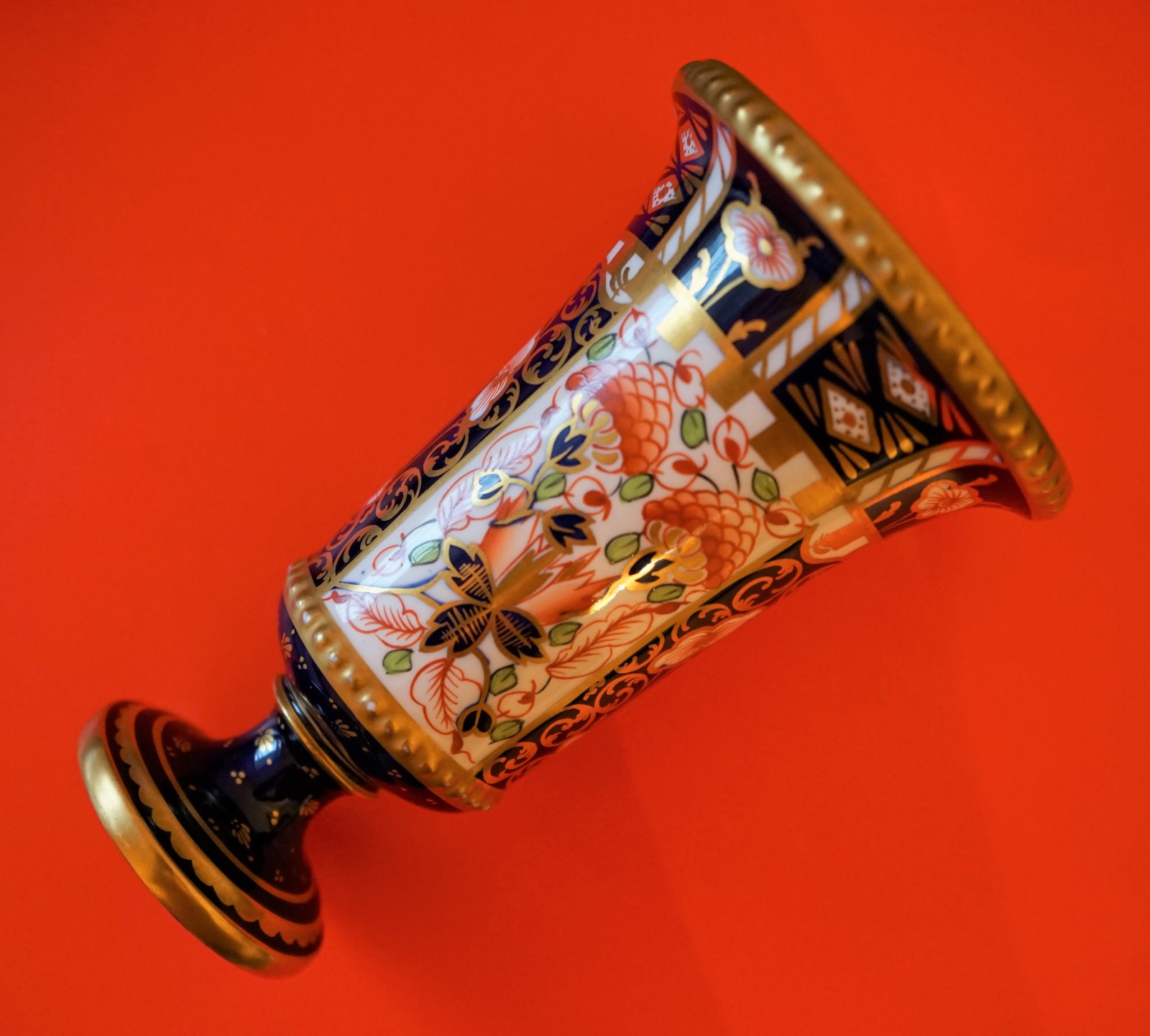 Royal Crown Derby Imari Vase - Collectible Item c.1909 (1 of 10)