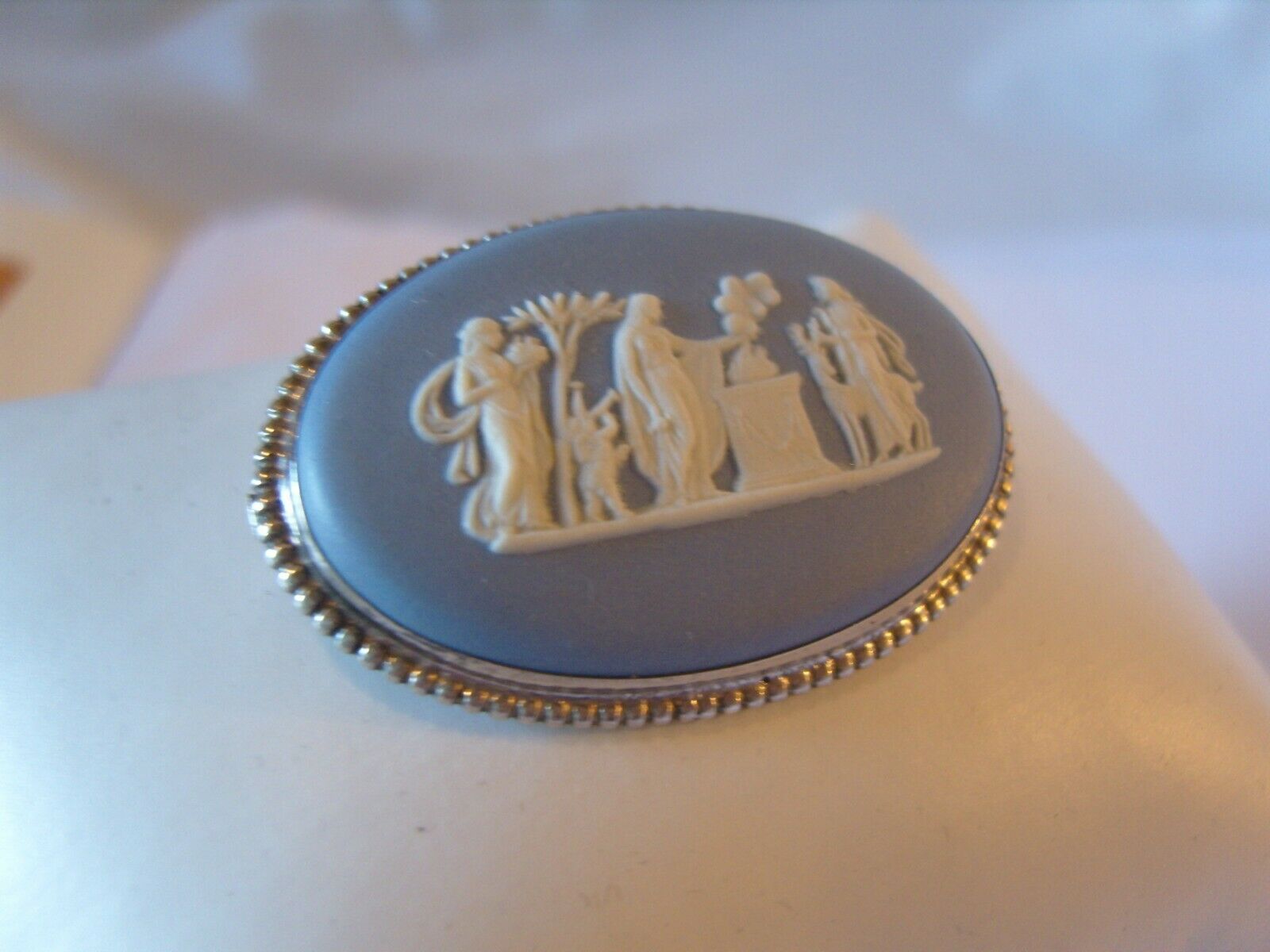 Vintage Wedgwood Large Brooch Sterling Silver & Blue 1975 LA144603