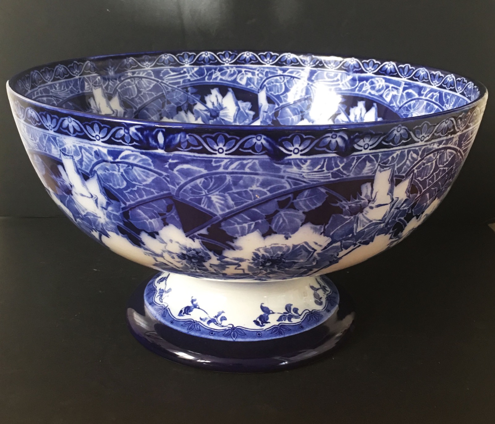 Substantial Royal Doulton Briar Rose Footed Punch Bowl (1 of 1) Substantial Royal Doulton Briar Rose Footed Punch Bowl (1 of 1)