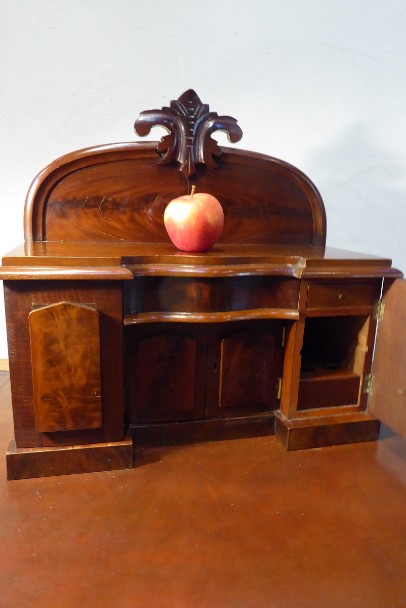 Apprentice Miniature Sideboard c.1875 (1 of 6) Apprentice Miniature Sideboard c.1875 (1 of 6)