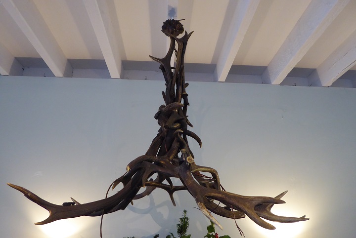 Antler Country House Chandelier C.1930 (1 of 1) Antler Country House Chandelier C.1930 (1 of 1)