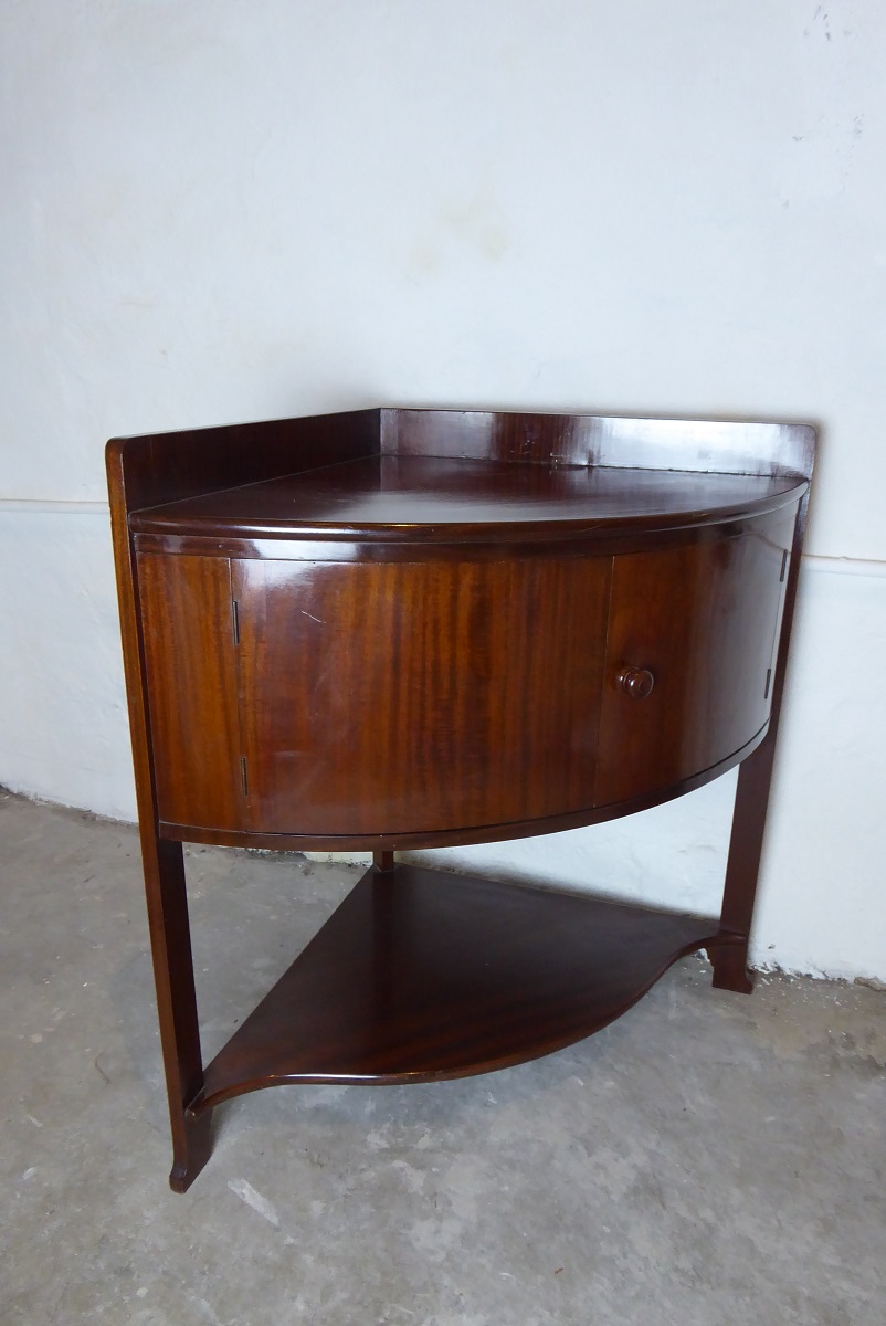 Early 20th Century Mahogany Corner Table (1 of 7) Early 20th Century Mahogany Corner Table (1 of 7)