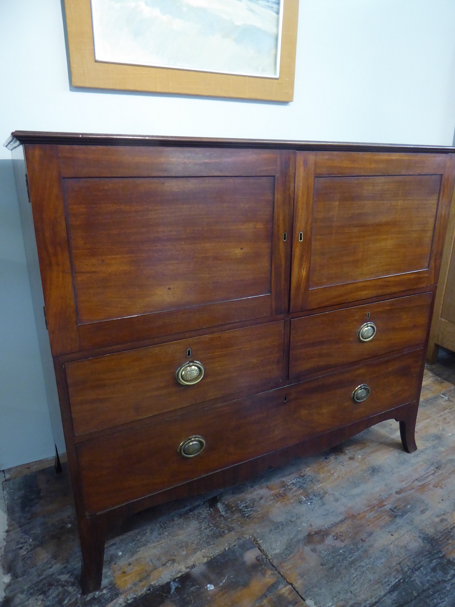 18th Century Dwarf Linen Press / Chest (1 of 9) 18th Century Dwarf Linen Press / Chest (1 of 9)