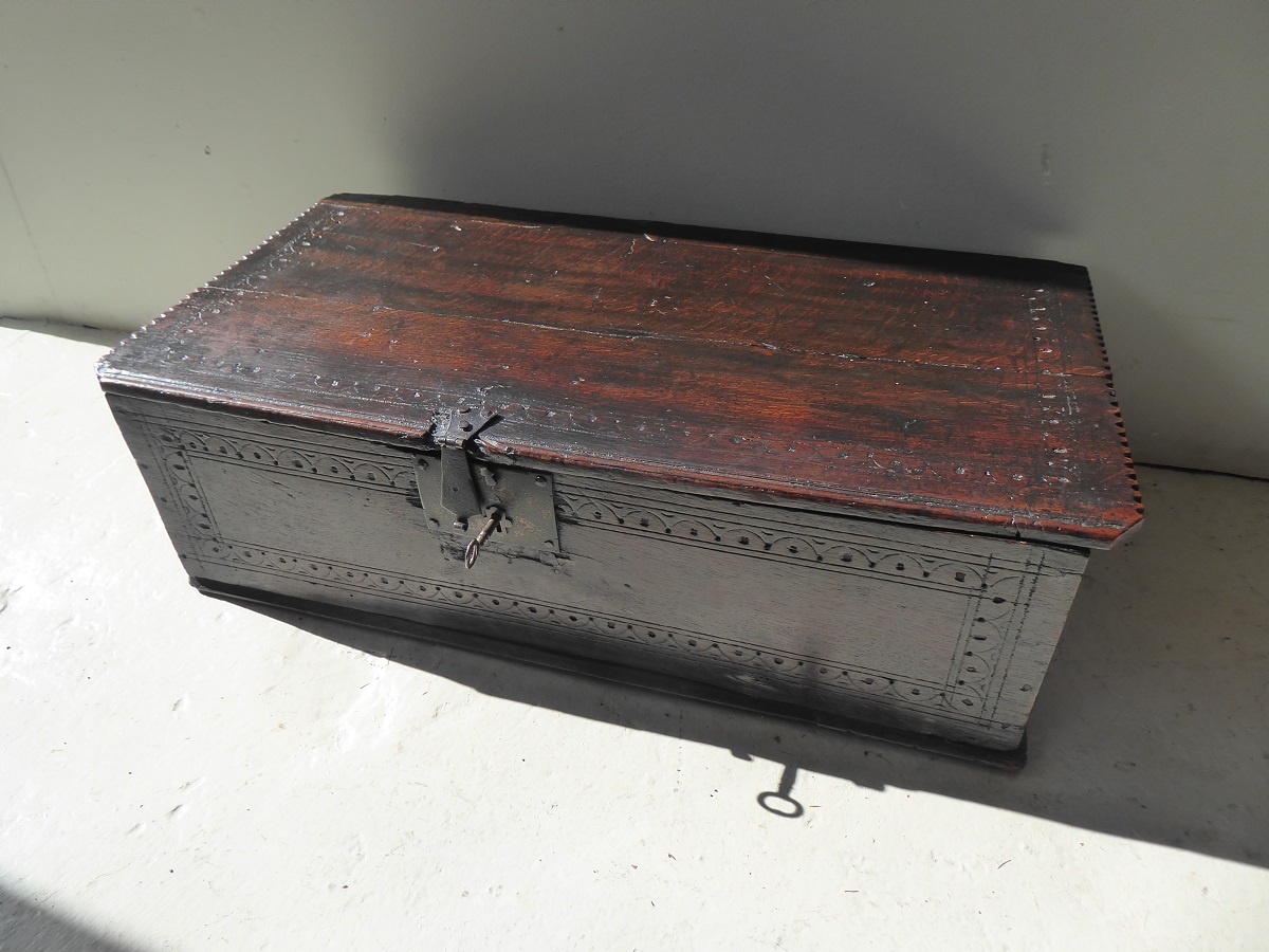 Early 18th Century Oak Box (1 of 7) Early 18th Century Oak Box (1 of 7)