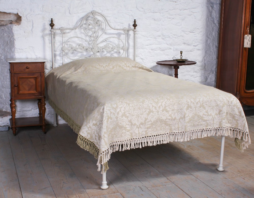 Pretty All Iron Super Single No End Bed c.1890 (1 of 8) Pretty All Iron Super Single No End Bed c.1890 (1 of 8)