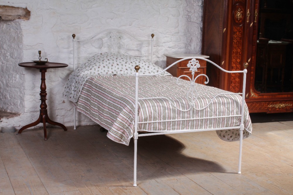 Pretty Vintage Single Forged Iron Bed c.1900 (1 of 1) Pretty Vintage Single Forged Iron Bed c.1900 (1 of 1)