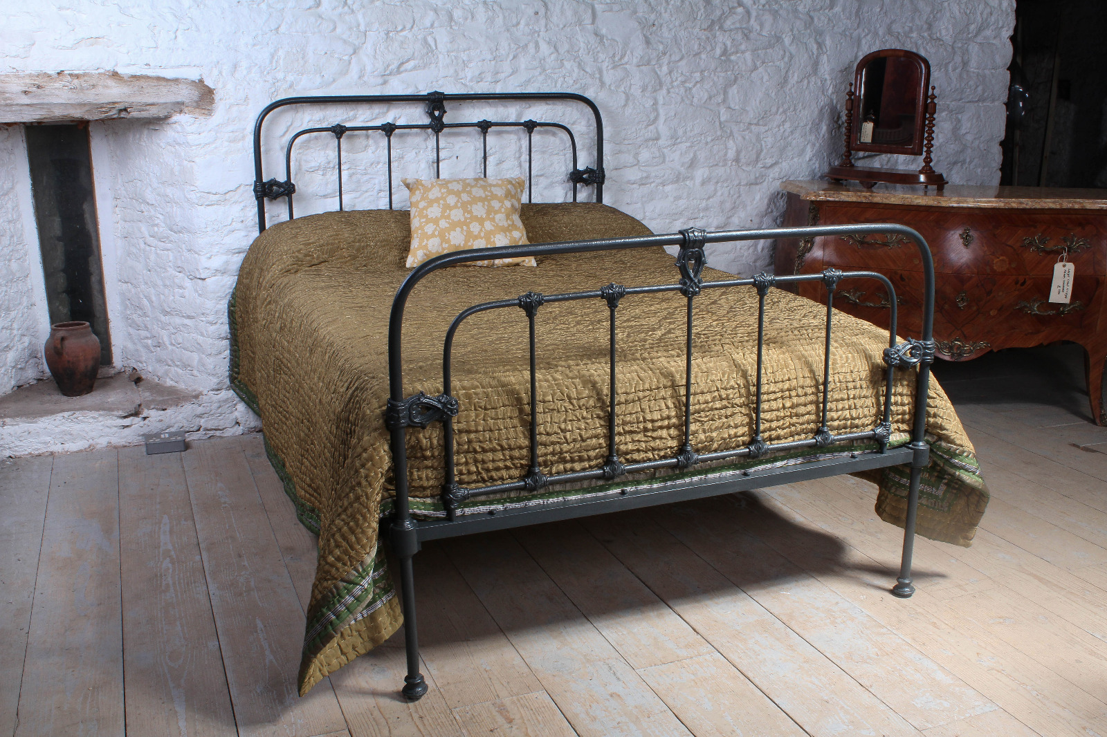 Fashionably Simple Victorian Double All Iron Bed (1 of 1) Fashionably Simple Victorian Double All Iron Bed (1 of 1)