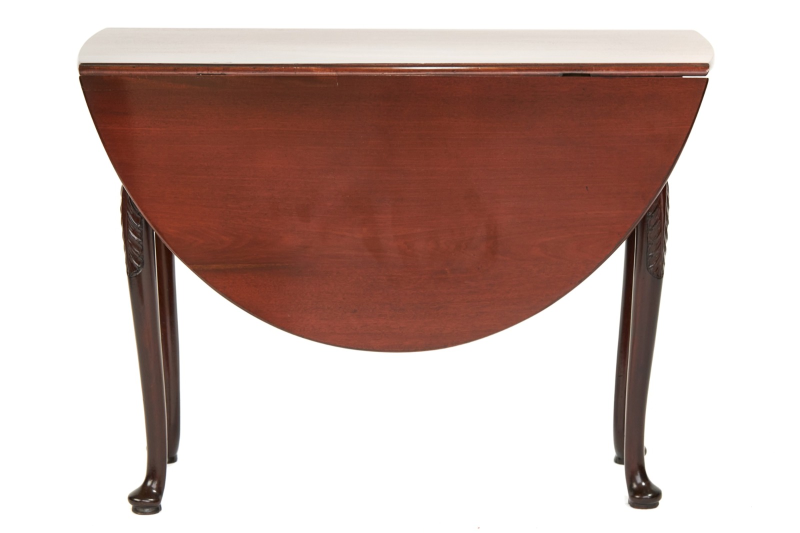 George II Mahogany Oval Pad Foot Table with Leaf Carving (1 of 6) George II Mahogany Oval Pad Foot Table with Leaf Carving (1 of 6)