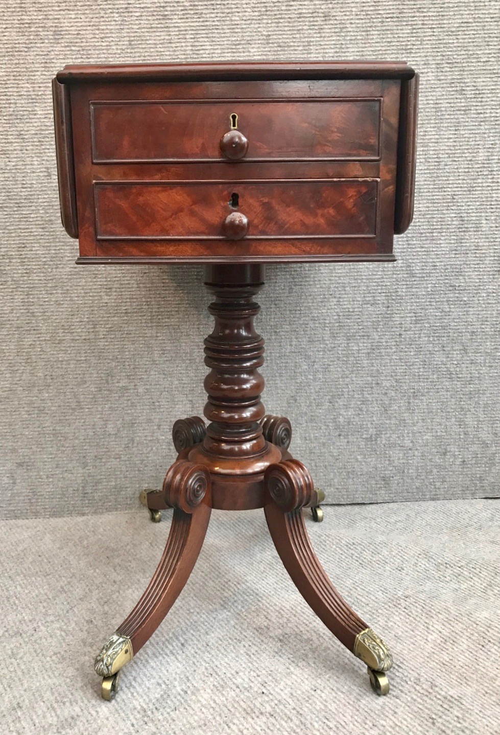 Small Georgian Pedestal Pembroke Table (1 of 12) Small Georgian Pedestal Pembroke Table (1 of 12)