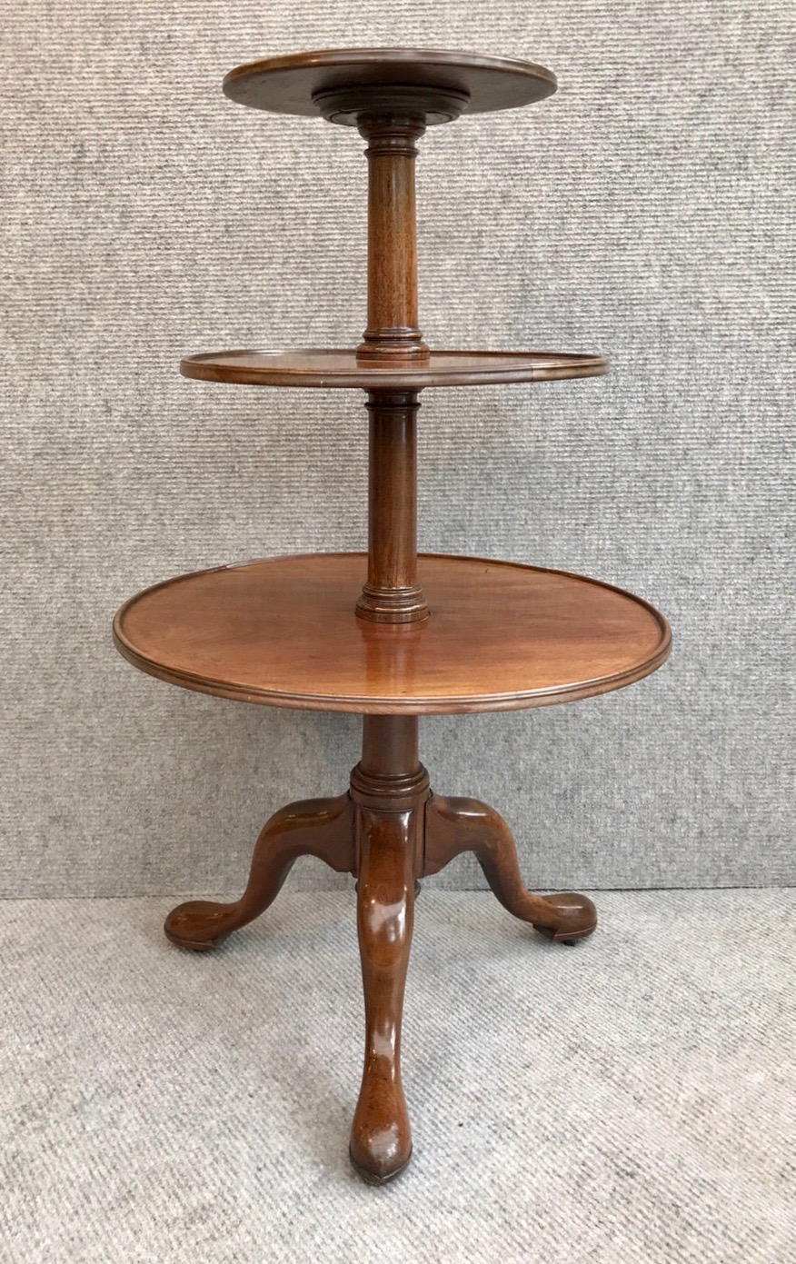 Georgian Mahogany Dumbwaiter (1 of 4) Georgian Mahogany Dumbwaiter (1 of 4)