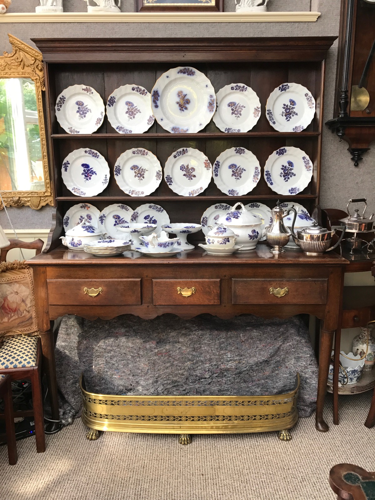 Georgian Oak Pad Foot Dresser with Plate Rack (1 of 14)