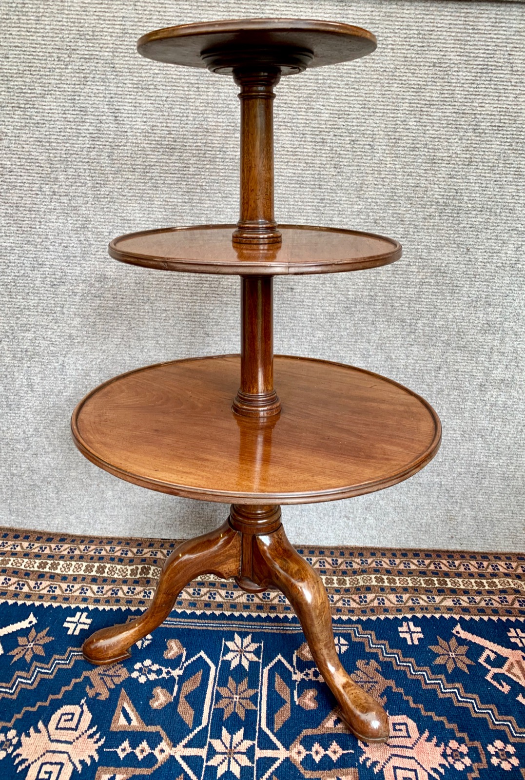 Georgian Mahogany Dumbwaiter (1 of 7) Georgian Mahogany Dumbwaiter (1 of 7)