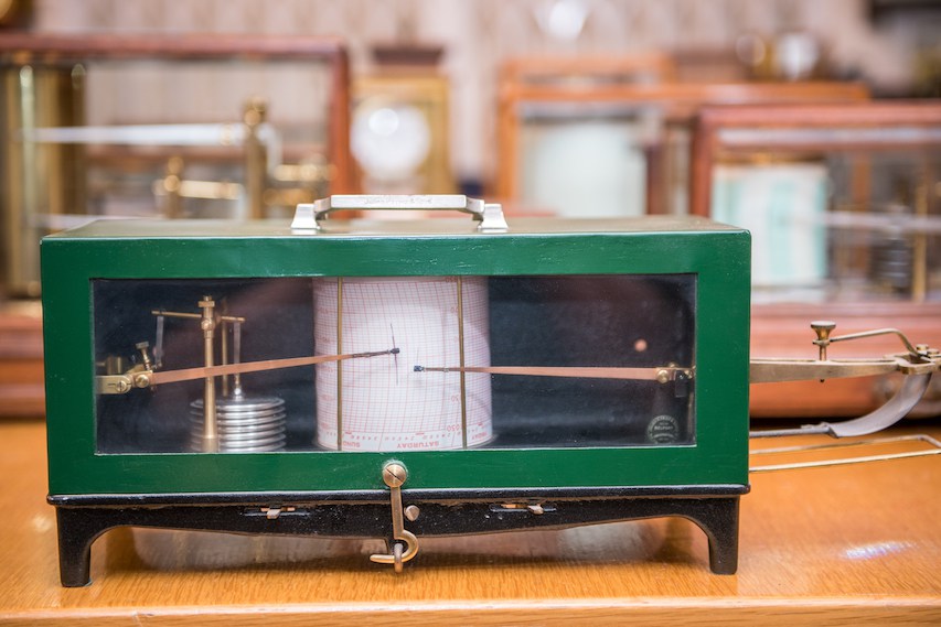 Combined Barograph & Thermograph (1 of 3)