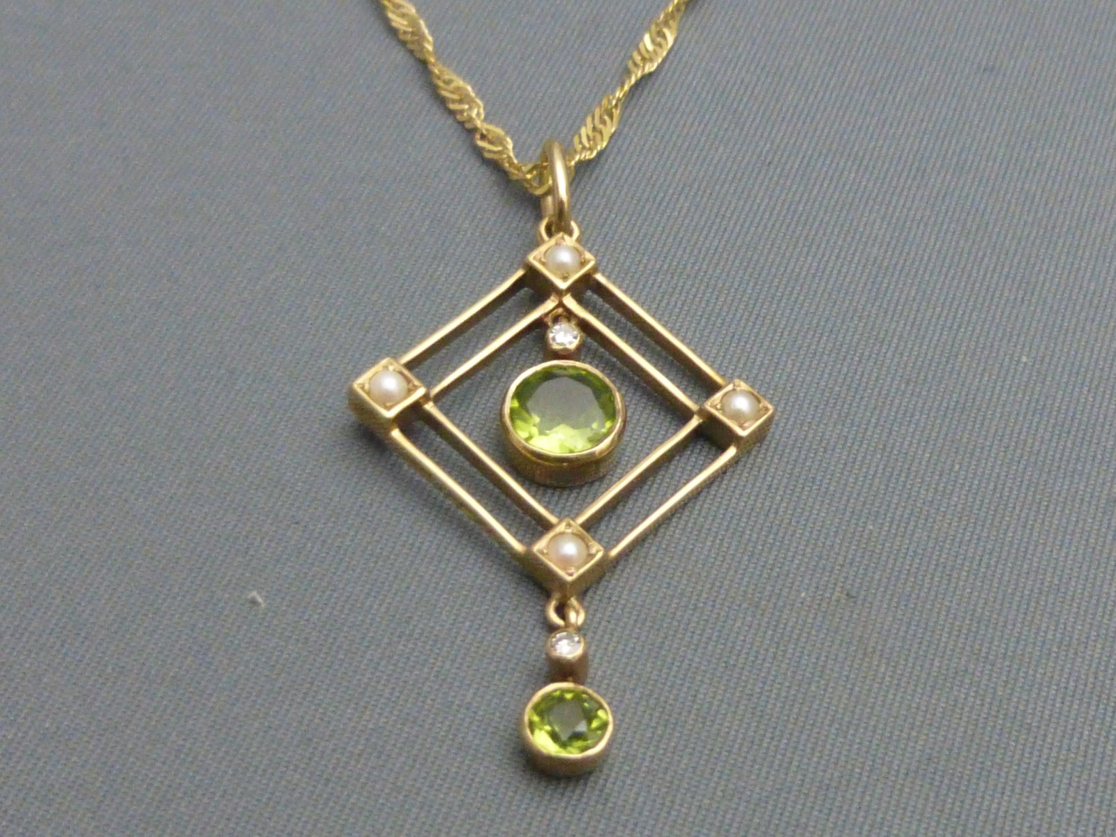 9ct Gold, Peridot, Pearl, Diamond Pendant & Chain (1 of 7)
