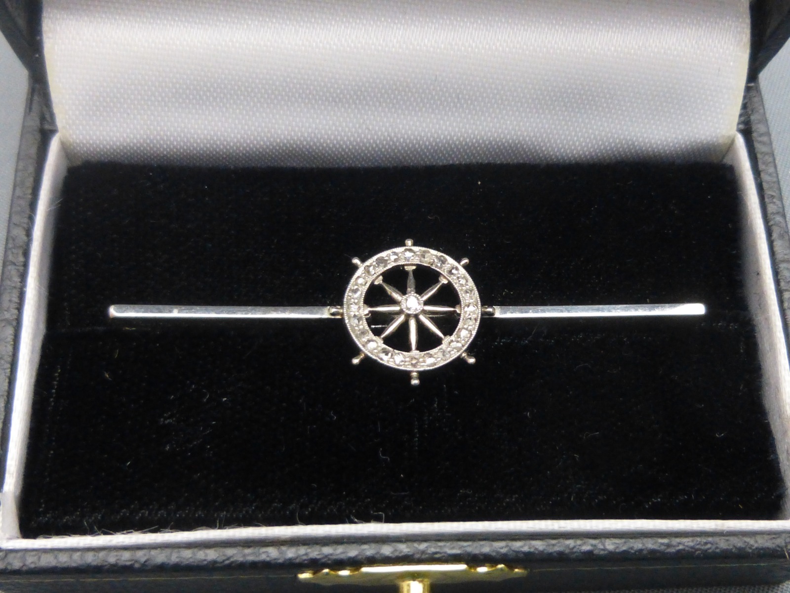 18ct White Gold & Diamond Ships Wheel Brooch (1 of 5)