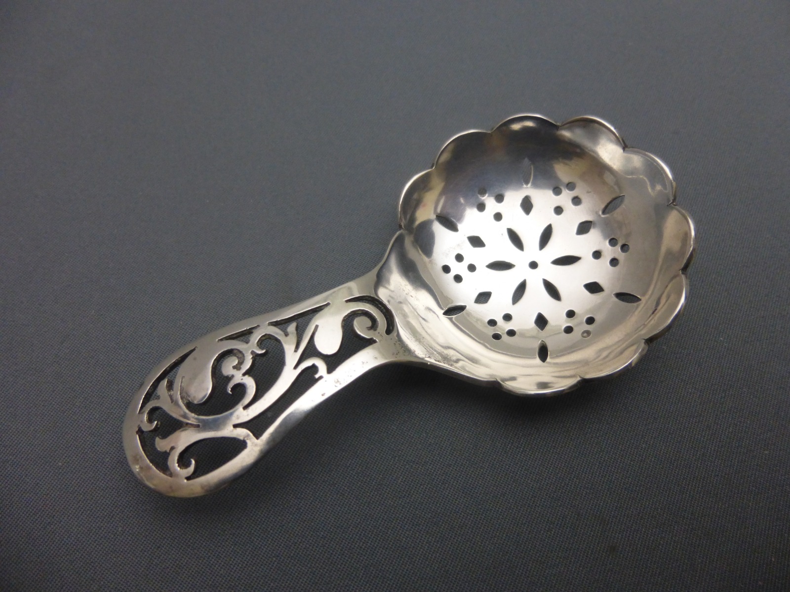Silver Tea Caddy Spoon (1 of 5)
