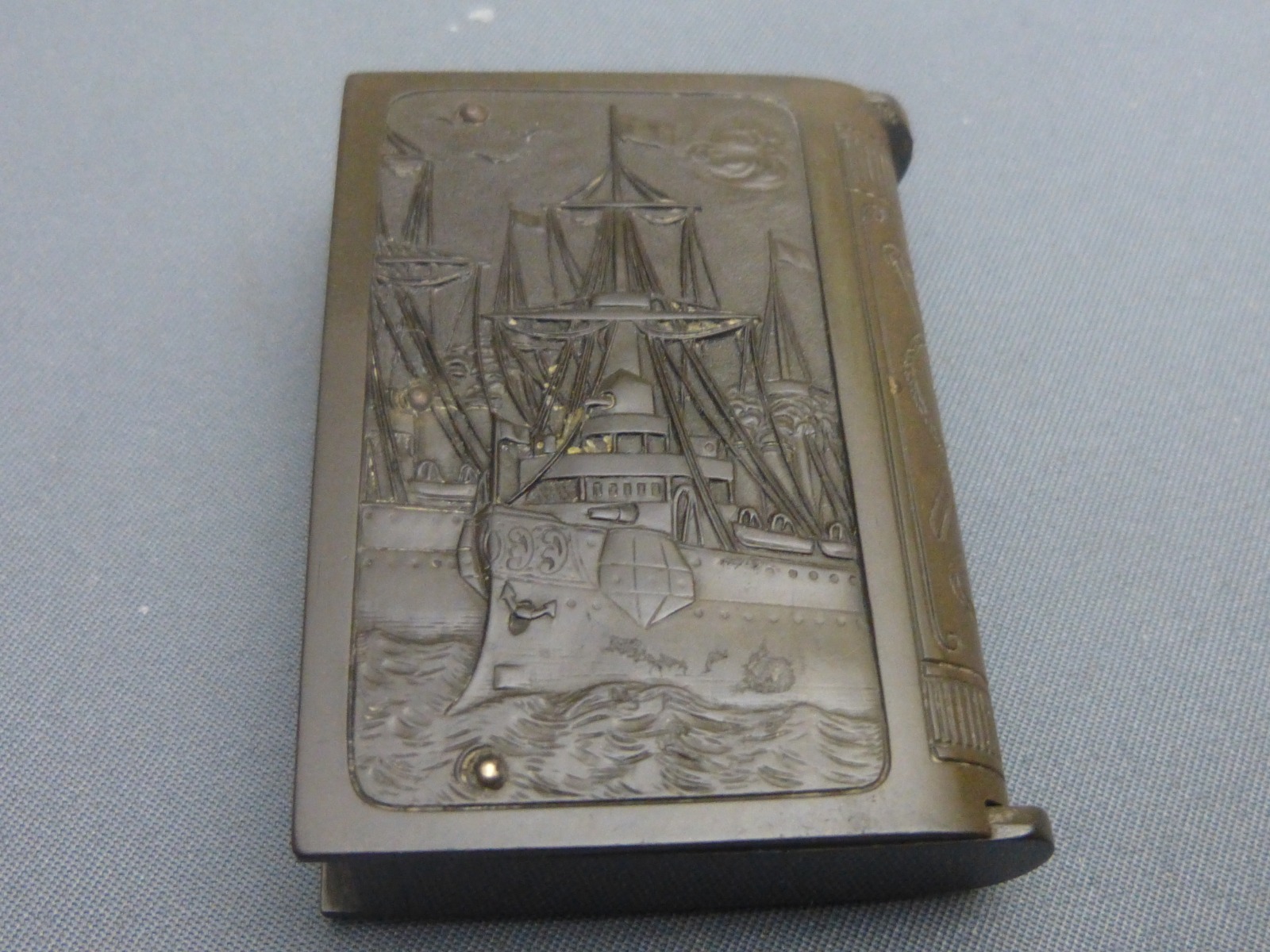 Unusual Vulcanite Vesta Case (1 of 6)