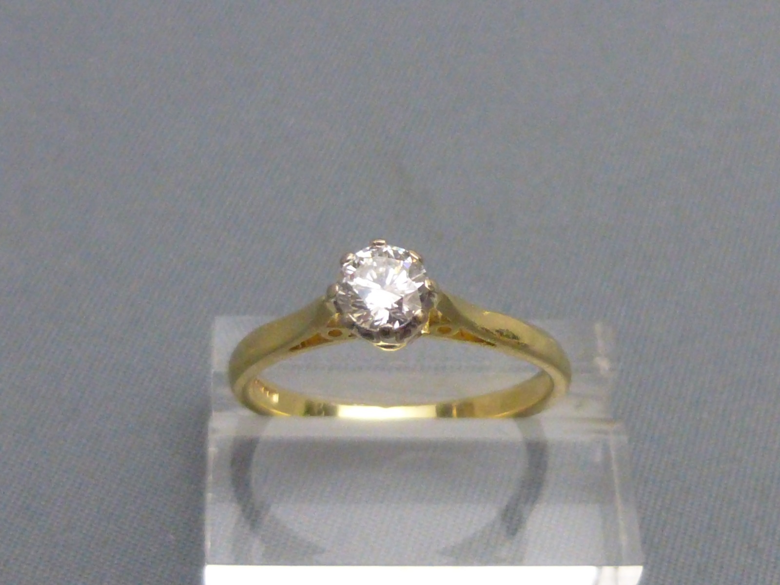 18ct Gold Diamond Solitaire Ring (1 of 5)