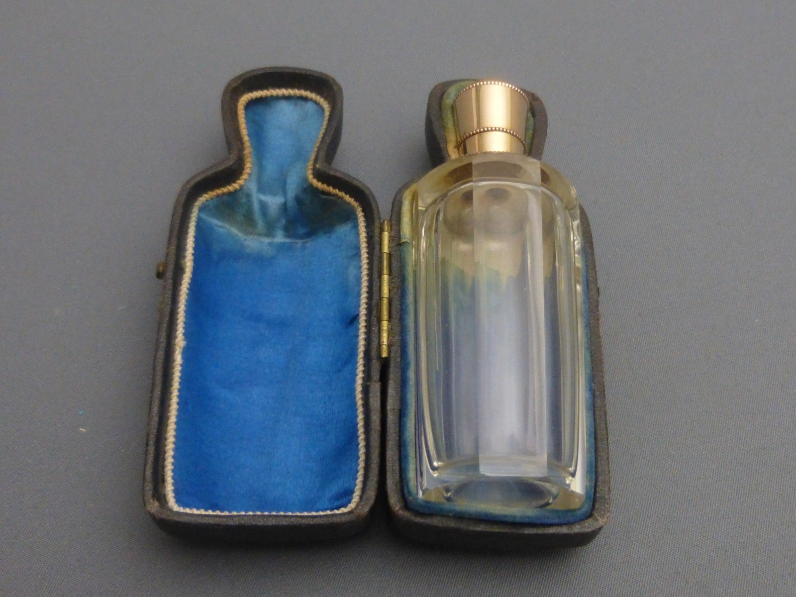 14ct Gold & Glass Perfume Bottle (1 of 7)