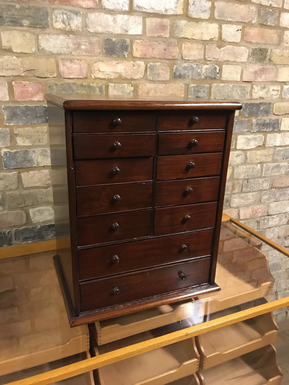 Victorian Mahogany Small Chest of Drawers (1 of 6) Victorian Mahogany Small Chest of Drawers (1 of 6)