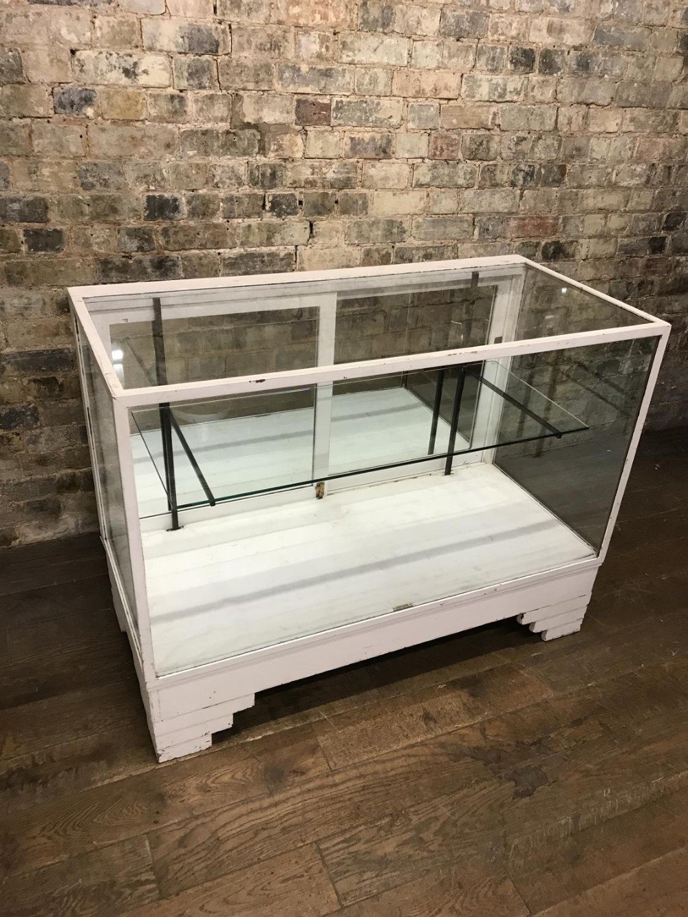 Shop Display Counter (1 of 4) Shop Display Counter (1 of 4)