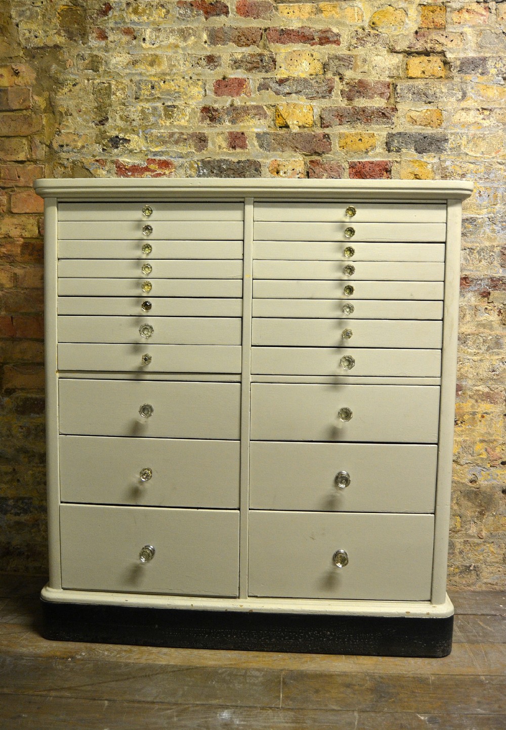 Dentist / Medical Cabinet c.1930 (1 of 5) Dentist / Medical Cabinet c.1930 (1 of 5)