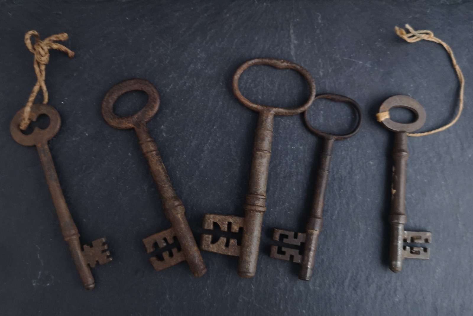 Antique Victorian Cast Iron Skeleton Keys LA184130