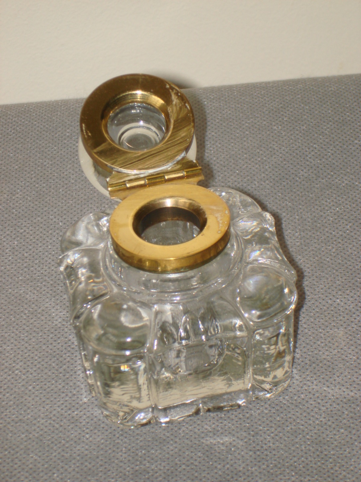 Edwardian Pressed Glass Inkwell (1 of 2)