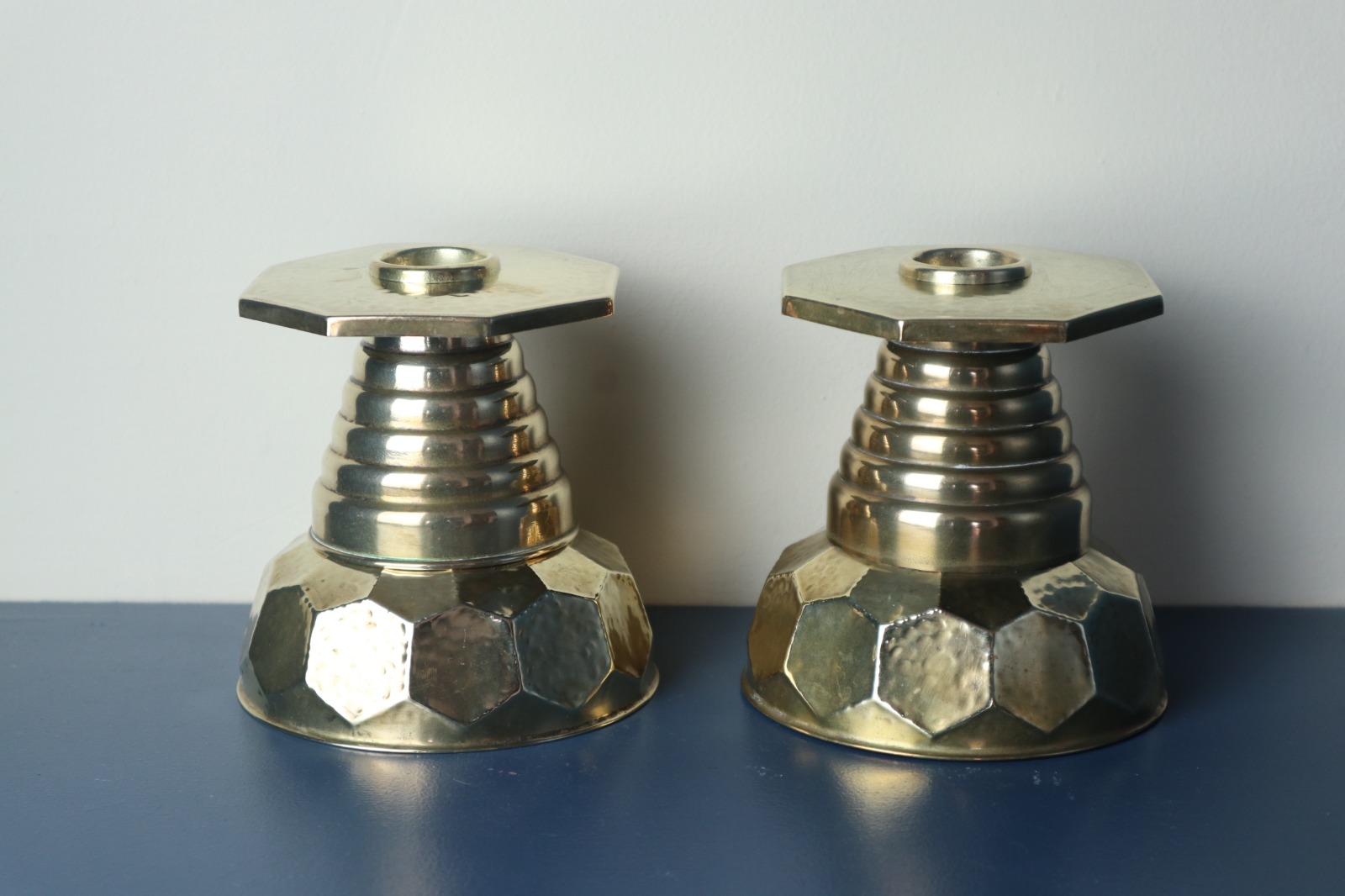Arts & Crafts / Jugendstil, Ignatius Taschner (1871-1913) Pair of Brass Candlesticks - German 1910-1913 (1 of 16)