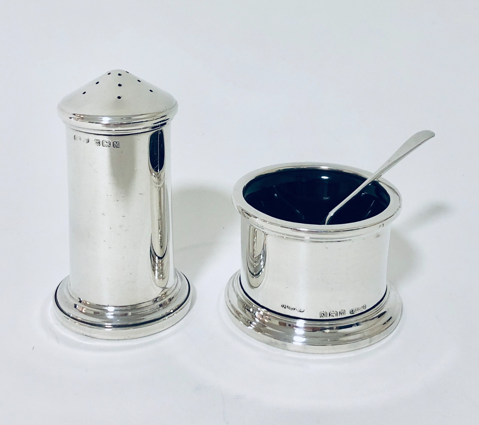 Art Deco Solid Silver Salt & Pepper (1 of 1) Art Deco Solid Silver Salt & Pepper (1 of 1)