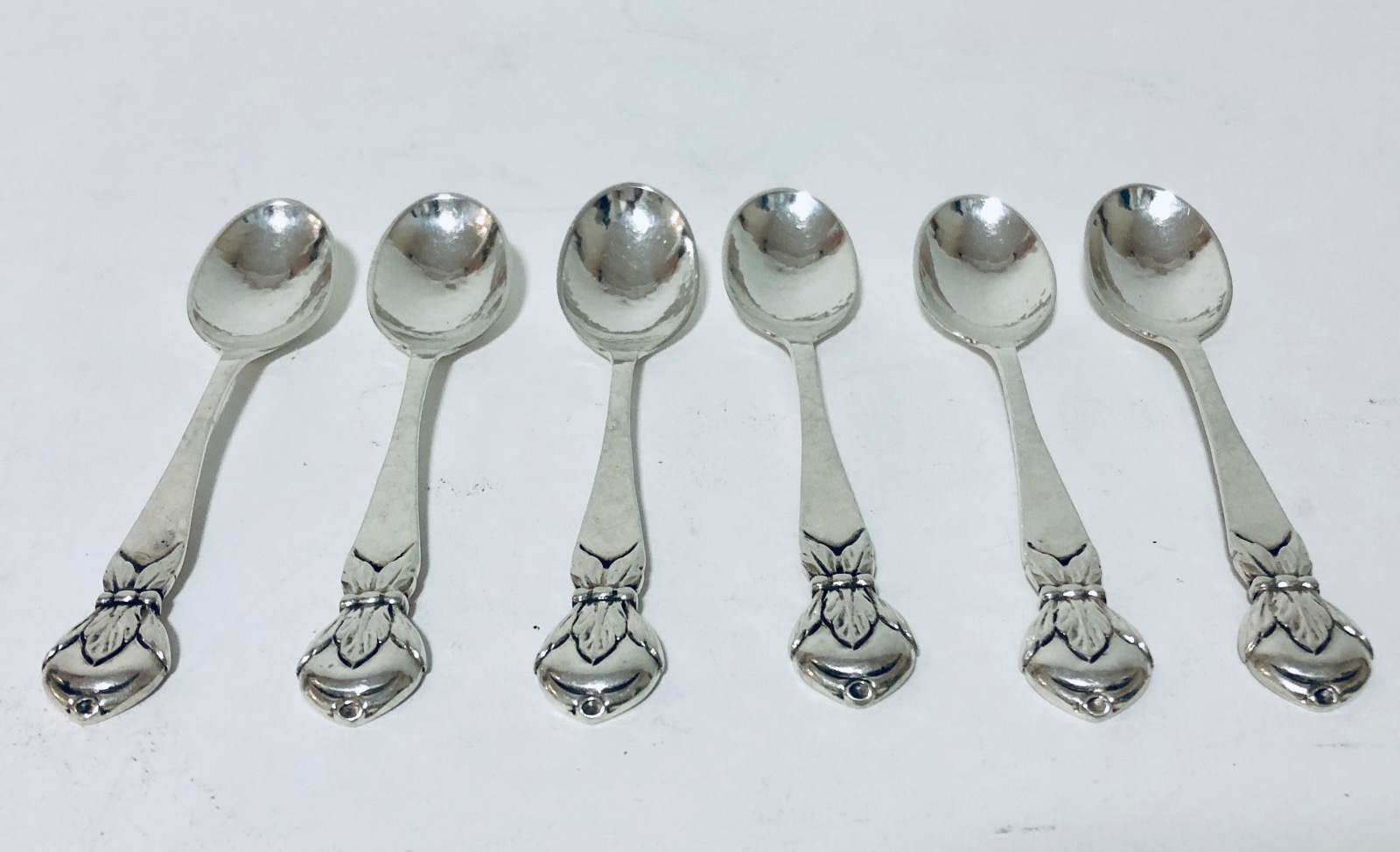 Set of 6 Danish Arts & Crafts Style Solid Silver Tea Spoons (1 of 12) Set of 6 Danish Arts & Crafts Style Solid Silver Tea Spoons (1 of 12)