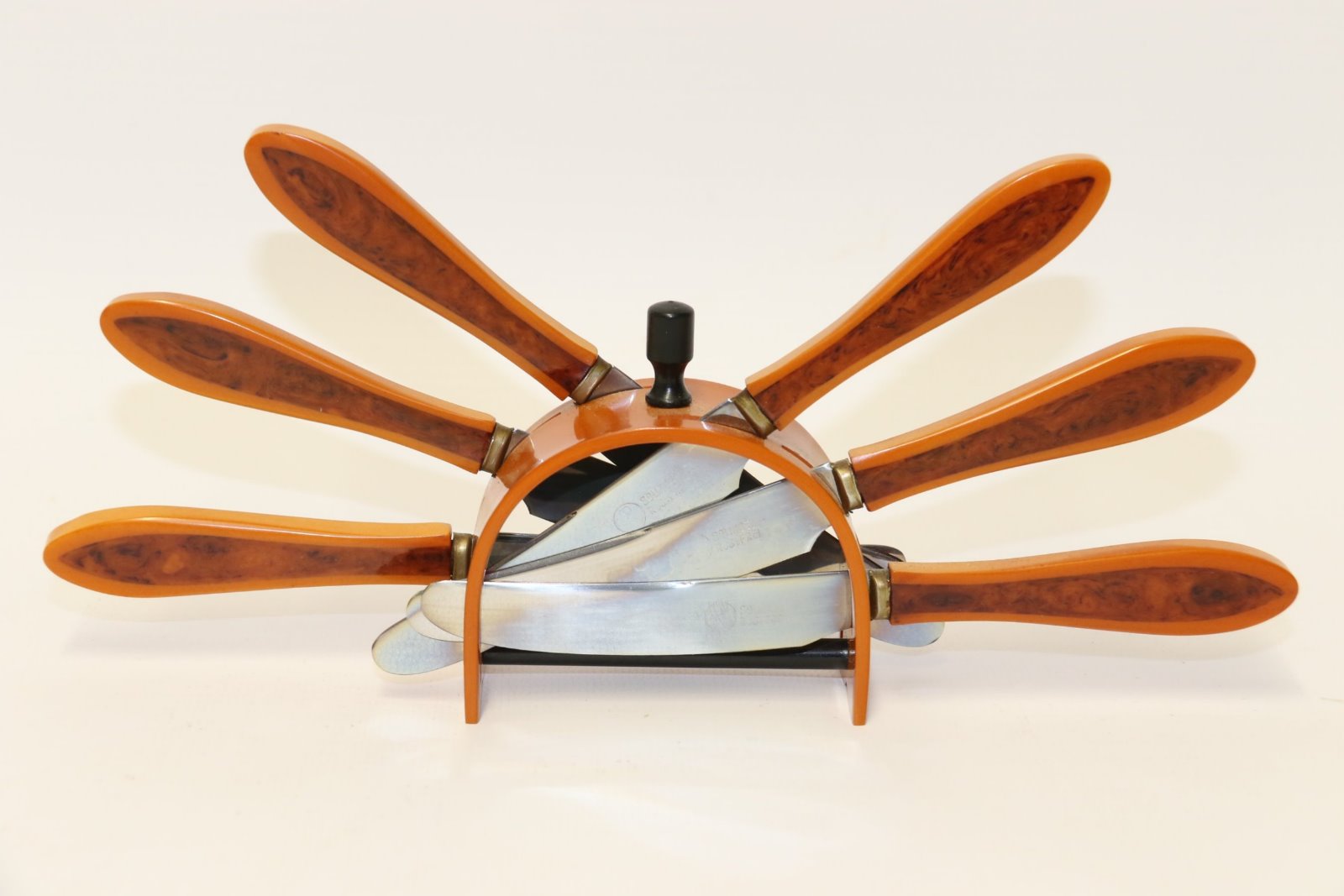 Rare Set of Art Deco Fruit Knives (1 of 8) Rare Set of Art Deco Fruit Knives (1 of 8)