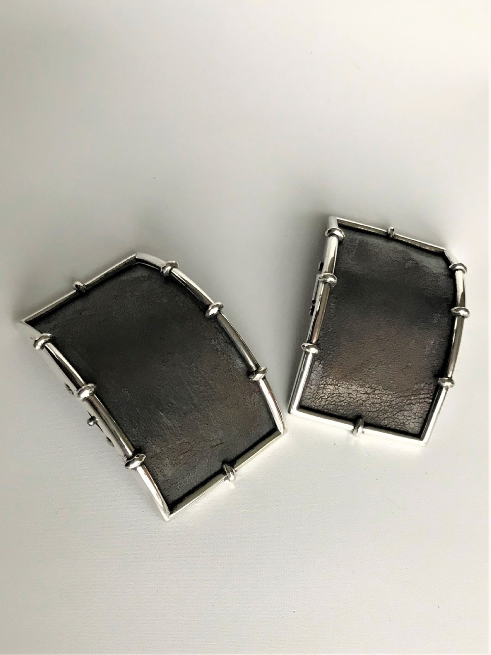 Handsome Pair of 18th Century Silver Shoe Buckles (1 of 6) Handsome Pair of 18th Century Silver Shoe Buckles (1 of 6)