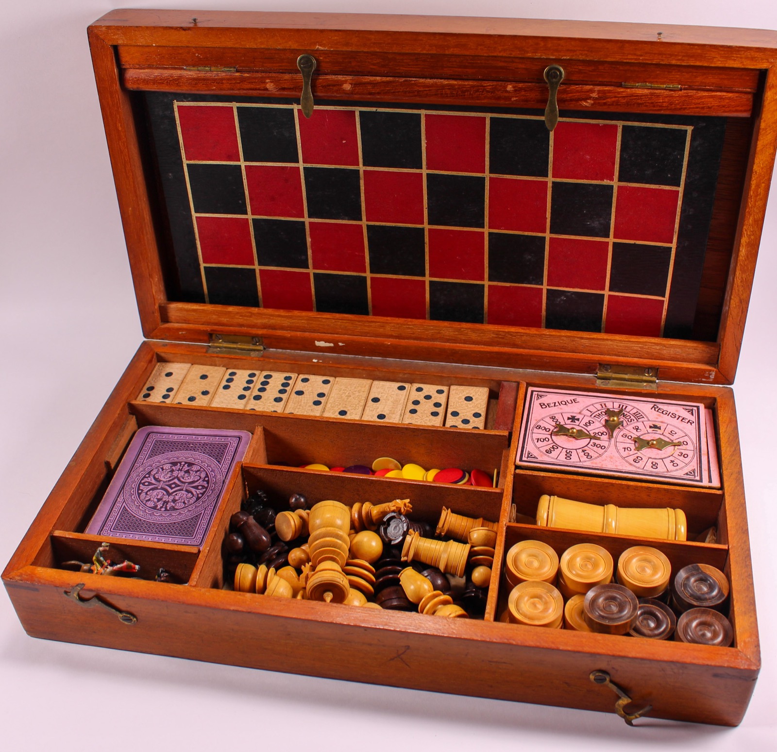 Edwardian Games Compendium in Mahogany Box M805 / LA200052