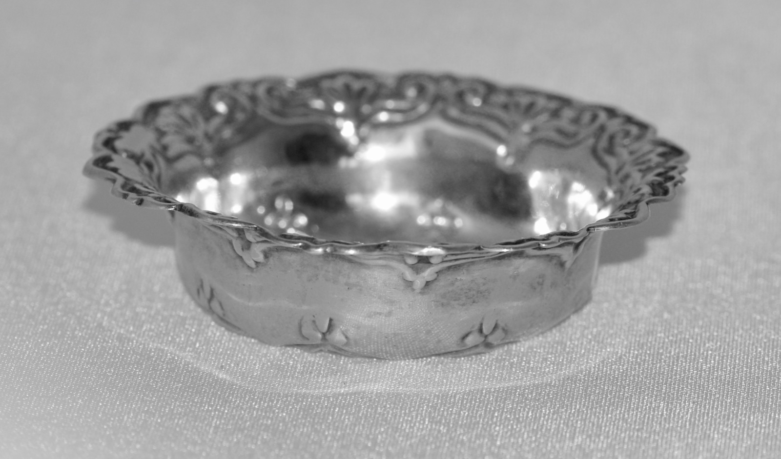 Art Nouveau Solid Silver Dish by Mappin Bros c.1900 (1 of 10) Art Nouveau Solid Silver Dish by Mappin Bros c.1900 (1 of 10)