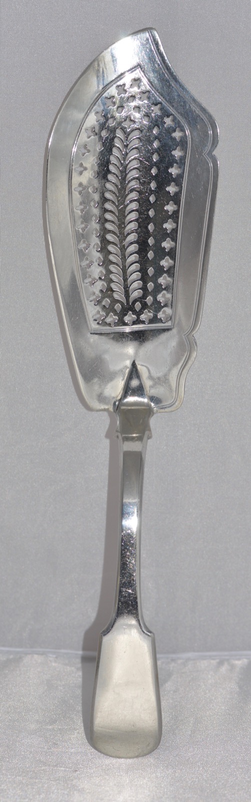 1825 Georgian Silver Fish Slice by London's William Johnson (1 of 9)