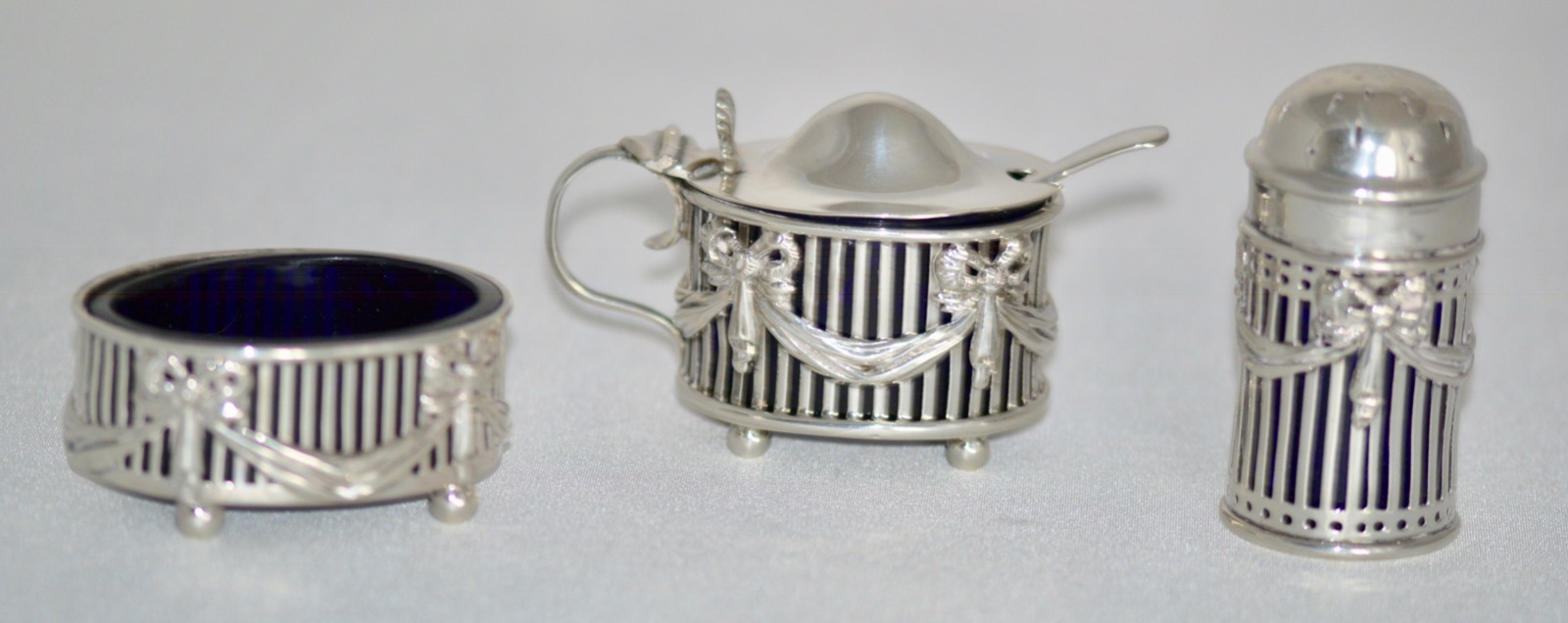 Edwardian Silver Three Piece Cruet Set by Birmingham's E S Barnsley & Co (1 of 14)