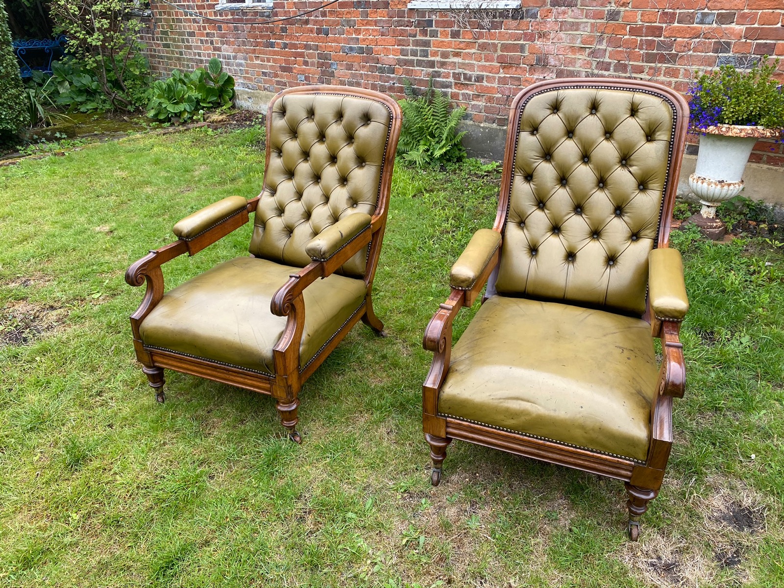 Large Matched Pair of Patent Reclining Armchairs in Green Leather (1 of 9) Large Matched Pair of Patent Reclining Armchairs in Green Leather (1 of 9)