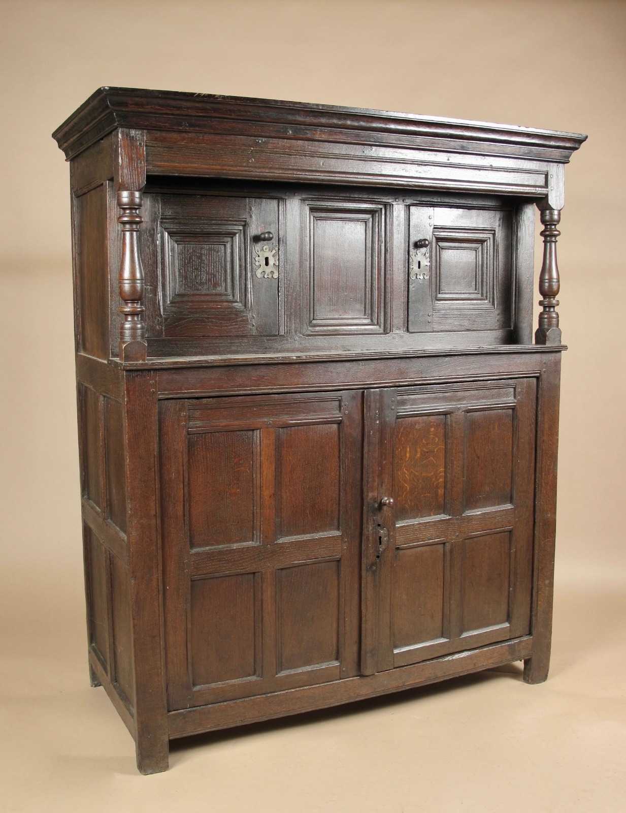 Beautiful Welsh Oak Press Cupboard 1620-1650 (1 of 4)