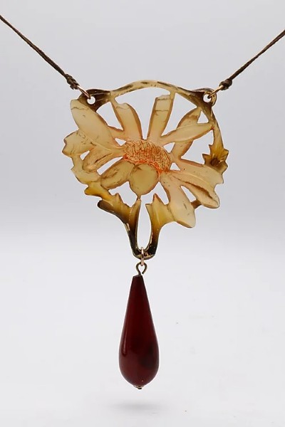 Bonté Art Nouveau Necklace (1 of 1)
