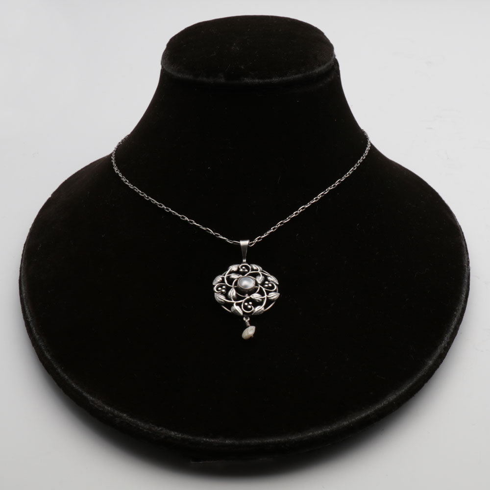 Liberty & Co Silver Pendant Necklace (1 of 5)