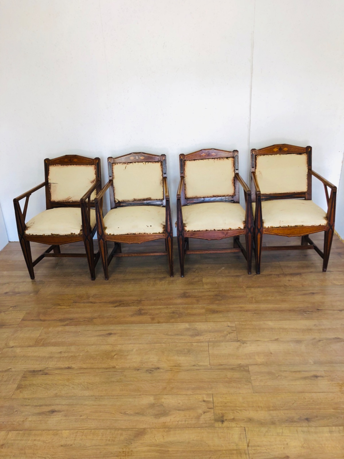 4 x Arts & Crafts Chairs (1 of 4) 4 x Arts & Crafts Chairs (1 of 4)