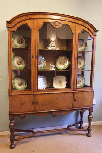 Quality Antique Walnut Display Cabinet (1 of 19)