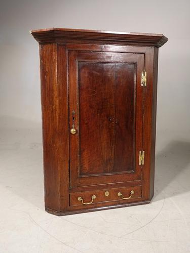 Late 18th Century Panelled Hanging Corner Cupboard (1 of 4) Late 18th Century Panelled Hanging Corner Cupboard (1 of 4)